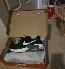 NIKE — Nike Air Max Low Top Athletic — Sneaker — resale