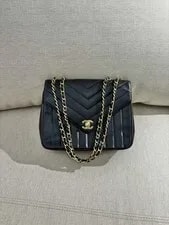 Chanel — Chanel Chevron Flap GHW — Handbag — resale