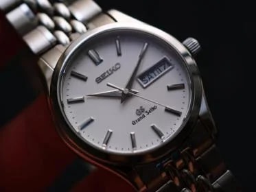 Grand Seiko — Grand Seiko SBGT001 9F83-9A00 Day Date White Dial Excellent Condition Full Box Hang Tag Paper — Watch — resale