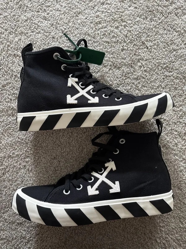 Off-White — Off-White Mid Top Vulcs — Sneaker — resale