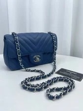 Chanel — Chanel Square Flap Chain 25 Series — Handbag — resale