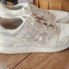 Asics — Asics Gel-Lyte III Size 11 — Sneaker — resale