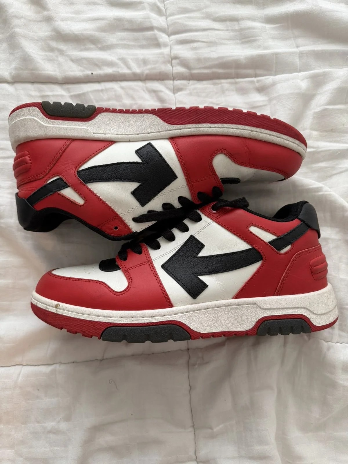 Off-White — Off-White Out of Office Colour-block — Sneaker — resale
