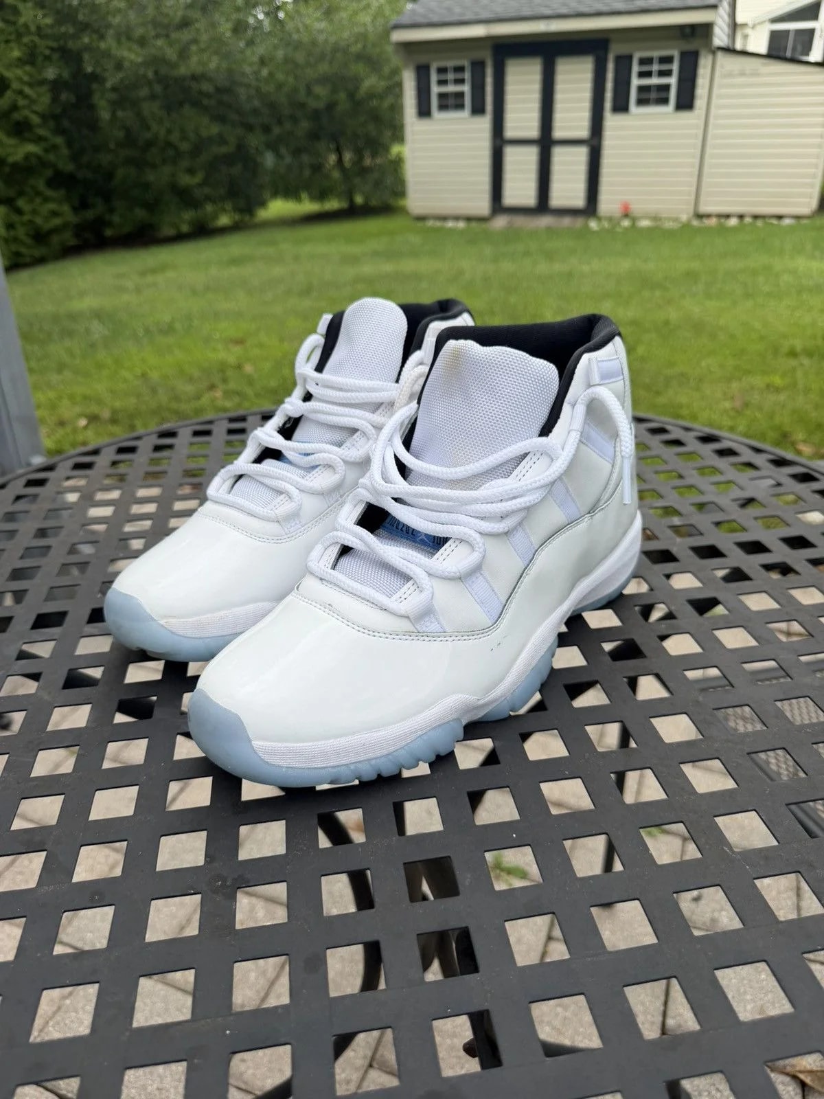 Air Jordan — Air Jordan 11 Retro Legend 2024 — Sneaker — resale