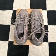 Yeezy — Yeezy 500 9 US With Box — Sneaker — resale