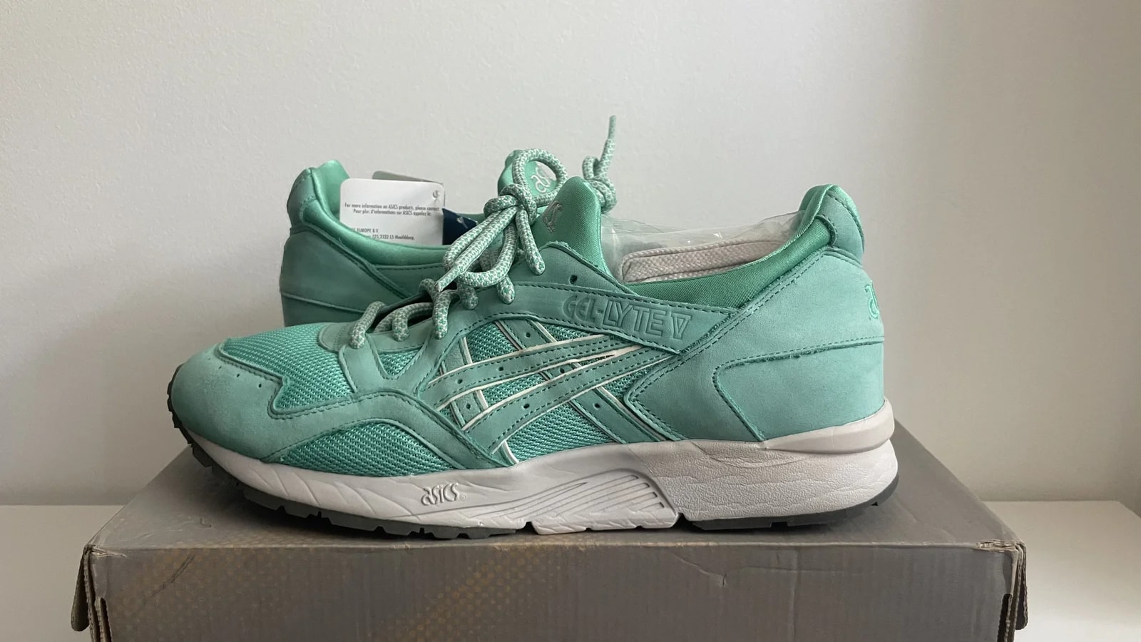 Asics — Ronnie Fieg X Asics Gel-Lyte V Leaf — Sneaker — resale