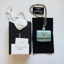 Chanel — Chanel Matelass Classic Small Flap Wallet Skin SV Wa — Handbag — resale