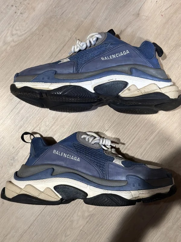 Balenciaga — Balenciaga Triple S OG — Sneaker — resale