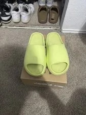 Adidas — Adidas Yeezy Slides Glow — Sneaker — resale