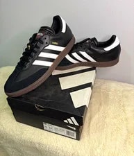 Adidas — Adidas Samba Indoor /Cloud Gum Low Top Lace Up — Sneaker — resale