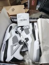 Jordan — Jordan Air 4 Retro / / Mid Top Lace-Up — Sneaker — resale