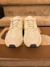 Yeezy — Adida Yeezy 700 ’s Analog — Sneaker — resale