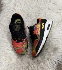 Nike — Size 5 - Nike Air Max 90 Latino Heritage Month - Familia — Sneaker — resale