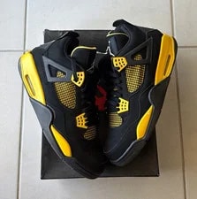 Jordan — Jordan 4 2012 — Sneaker — resale