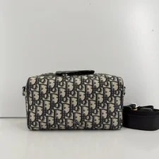 Dior — Dior Lingot 22 Saddle Flap Monogram Embroidered Detachable - Excellent #1SE1UNW — Handbag — resale