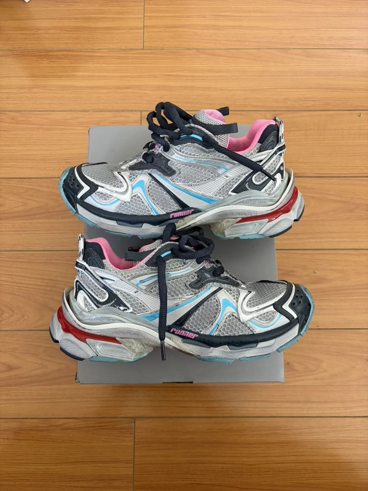 Balenciaga — Balenciaga Runner 2.0 — Sneaker — resale