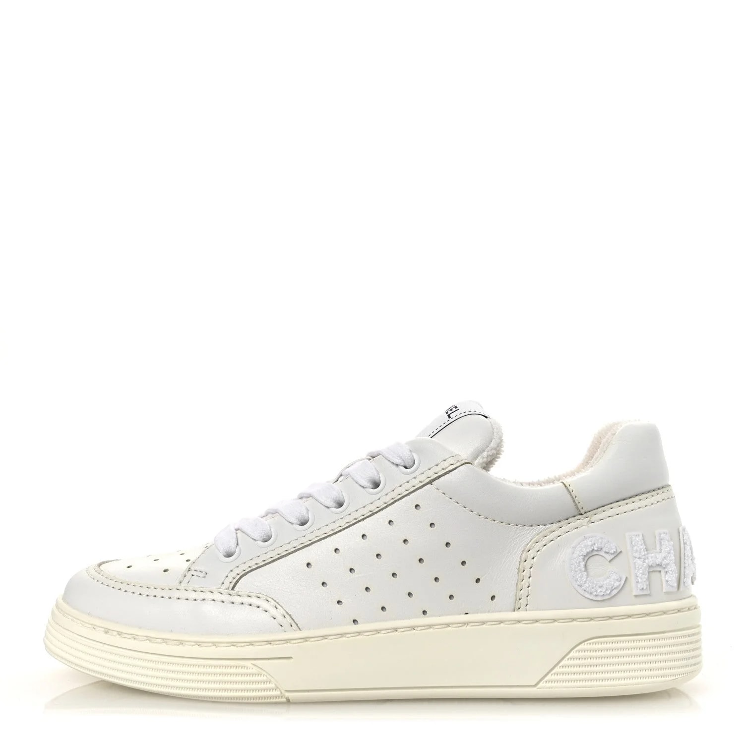 Chanel — Logo Sneakers 38 — Sneaker — resale