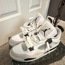 Jordan — Jordan Air 4 Retro Military 2022 DH6927-111 — Sneaker — resale