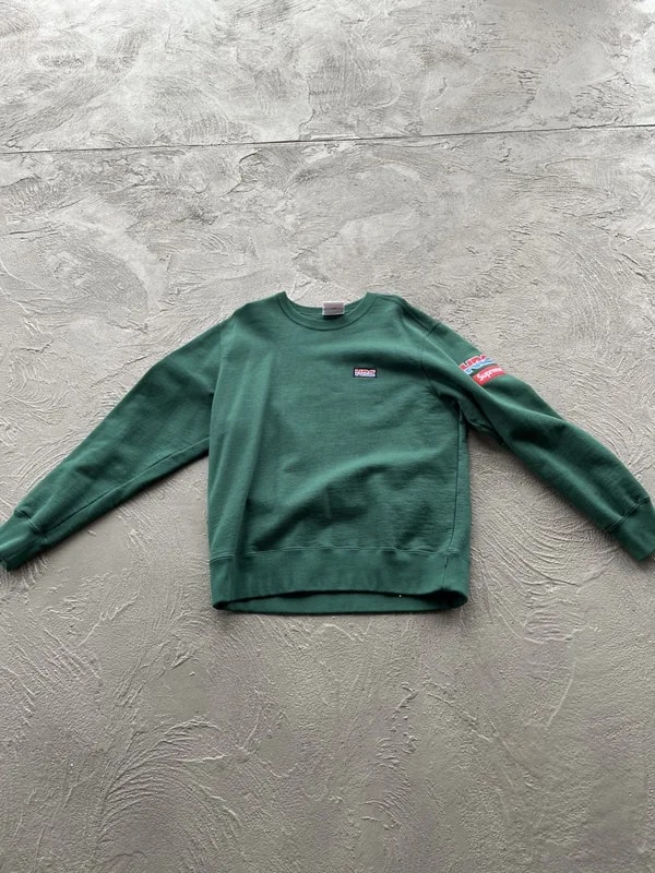 Supreme — Supreme X Fox Sweatshirt — streetwear — resale