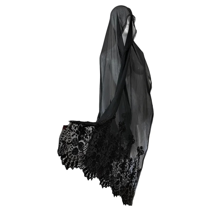 Eavis Brown — Eavis 90s Hand Embroidered Oversized Shawl — Designer Shoe — resale
