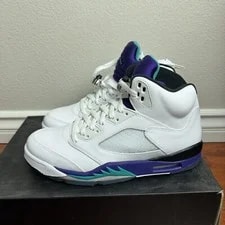 Jordan — Jordan 5 Grape Retro 2013 — Sneaker — resale