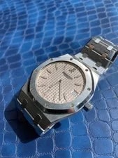 Audemars Piguet — Audemars Piguet Royal Oak Ultra Thin Jumbo 15202ST.OO.0944ST.01 White Dial — Watch — resale