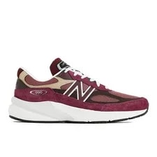 New Balance — New Balance 990v4 / Size M6 / W7.5 D Shoe — Sneaker — resale