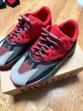 Yeezy — 7.5US Yeezy Boost 700 Hi — Sneaker — resale