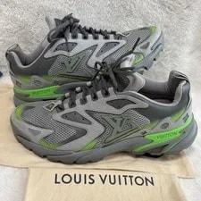 Louis Vuitton — Louis Vuitton Runner Tactic — Sneaker — resale