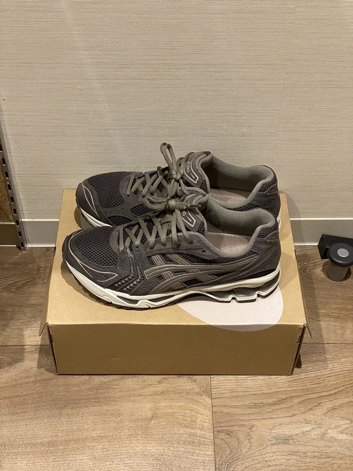 Asics — Asics gel-Kayano 14 Dark Sepia — Sneaker — resale