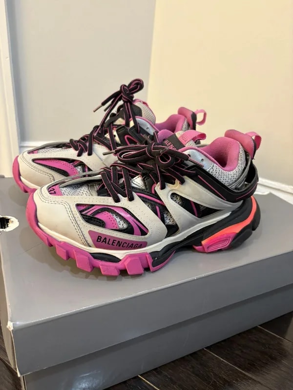 Balenciaga — Balenciaga Tracks LED — Sneaker — resale