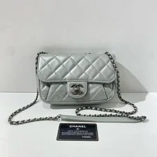 Chanel — Chanel Classic Flap CF Large Chain 20cm 21 Series — Handbag — resale