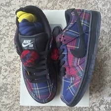 Nike SB — Nike SB Dunk Low Pro QS Nardwuar. ’s Size 5.5 / ’s 7. — Sneaker — resale