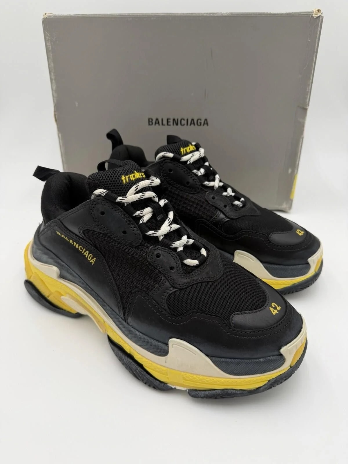 Balenciaga — Balenciaga Triple S US 9 EU 42 — Sneaker — resale
