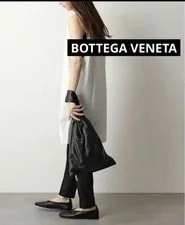 Bottega Veneta — Bottega Veneta Twist Handle Dark — Handbag — resale