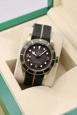 Tudor — Tudor Black Bay Bronze 79250BA Box + Papers + Extra Strap — Watch — resale