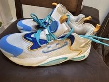 Adidas — Adidas Basketball BYW Select SMU IF4285 Hoop York City 9. — Sneaker — resale
