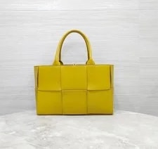 Bottega Veneta — Bottega Veneta Small 652867 156599843 — Handbag — resale