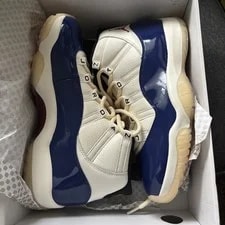 Jordan — Jordan 11 Air — Sneaker — resale
