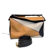 Loewe — Authentic Loewe Puzzle Medium , ( / ) — Handbag — resale