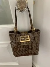 Fendi — Fendi 1990s Plaque in Excellent Condition — Handbag — resale