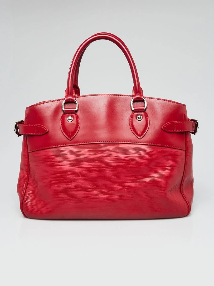 Louis Vuitton — Louis Vuitton Passy — Handbag — resale