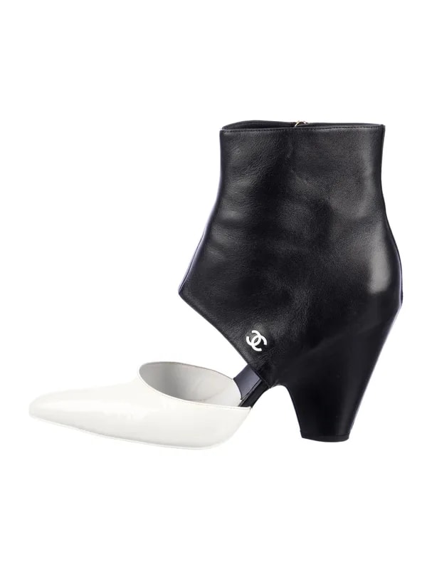 Chanel — 2020 Interlocking CC Logo — Designer Shoe — resale