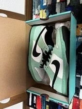 Nike SB — 9.5US Nike Sb Dunk Low Pro Sea — Sneaker — resale