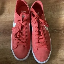 Nike SB — Nike SB Blazer Court Shoes Size 11 Lobster W — Sneaker — resale