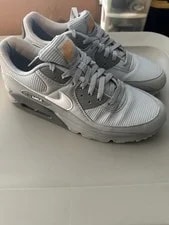 NIKE — Nike Air Max 90 ’S Low Top Lace-Up / Solid — Sneaker — resale