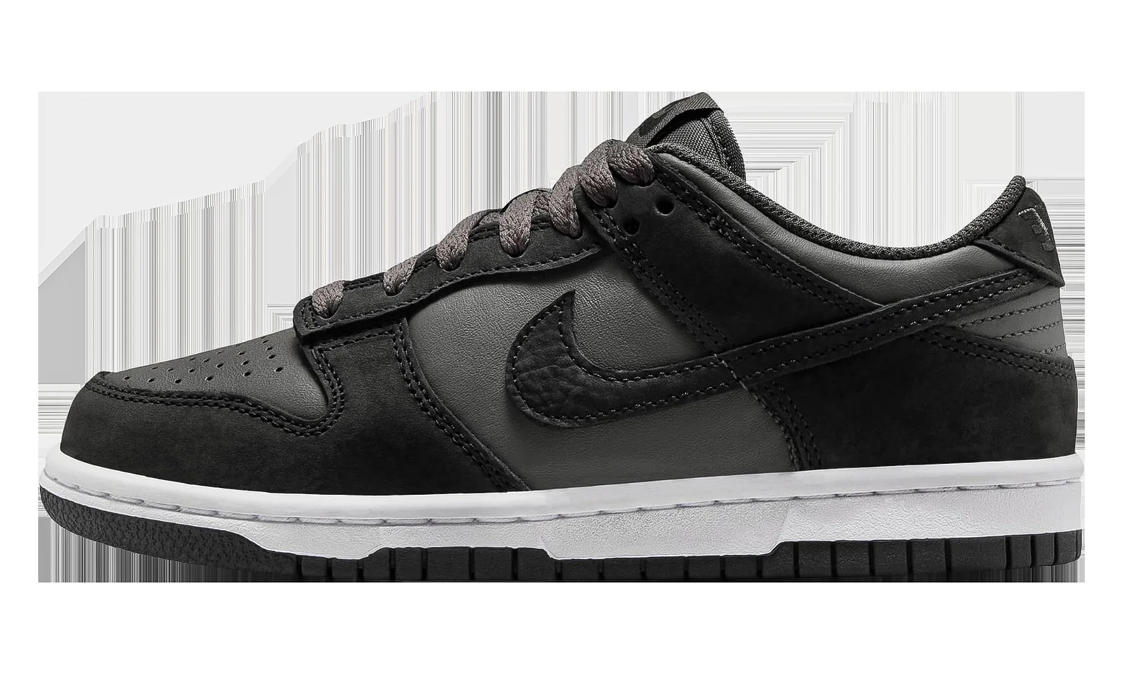 NIKE — Dunk Low SE "Medium " IO0319 200 — Sneaker — resale