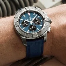 Breitling — Breitling Avenger B01 Chronograph 44 - AB0147101C1X1 — Watch — resale