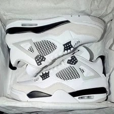 Air Jordan — Air Jordan 4 Retro Military DH6927-111 — Sneaker — resale