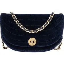 Chanel — Chanel Chevron Half Moon Single Flap Crossbody Coco CC — Handbag — resale